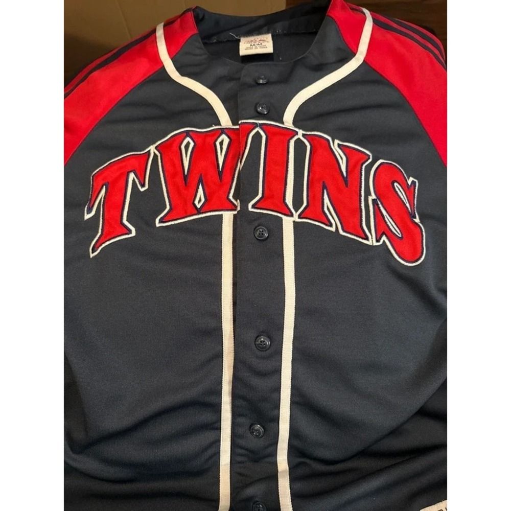 TWINS TRUE FAN MLB BASEBALL BUTTON-UP JERSEY - Adult Medium - Sewn letters Nice